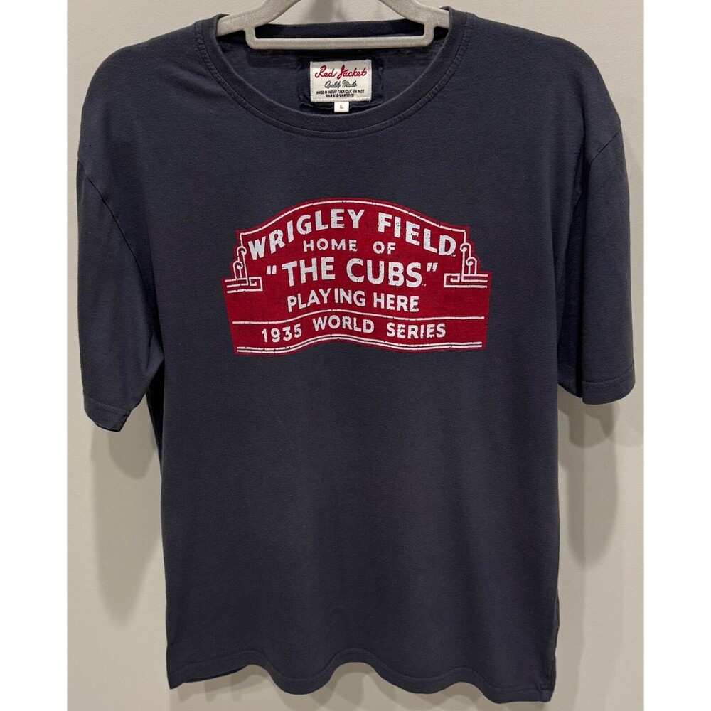 Chicago Cubs Wrigley Field 1935 WS - Red Jacket T-Shirt - Men's Size Large